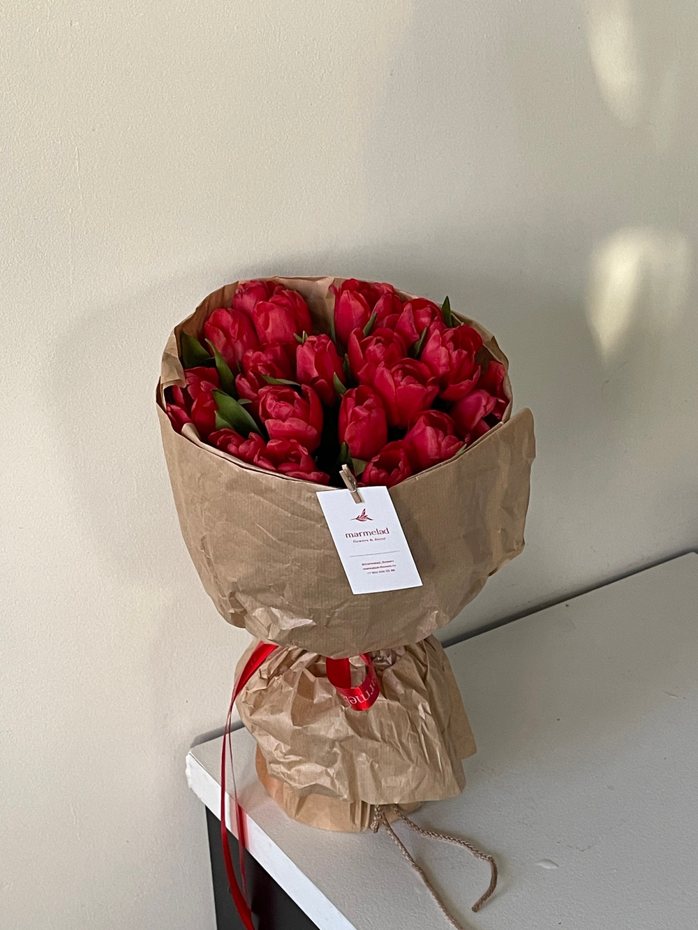 Букет из 19 красных тюльпанов