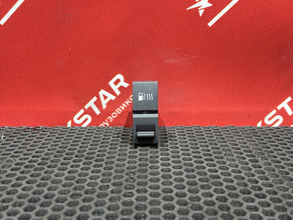 Кнопка подогрева топлива