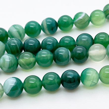 Агат тонированный зеленый бусины, диаметр 8,2-8,3 мм, цена за 22-23 шт (1/2 нити)