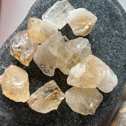 Цитрин. Камни для изделий на заказ. Цена зависит от вида заказанного изделия