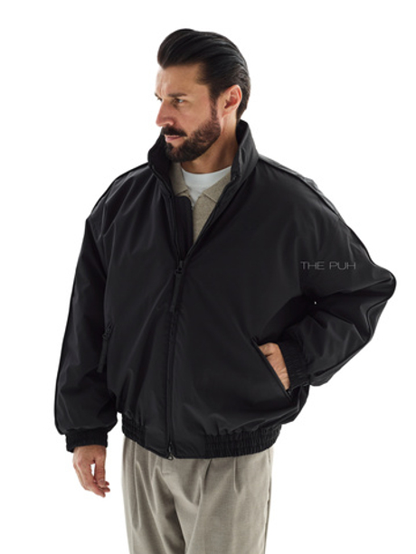 Утепленный черный бомбер на молнии