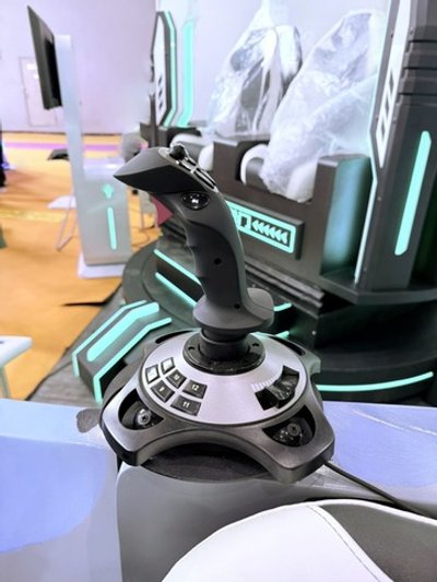 Аттракцион виртуальной реальности «VR Истребитель»