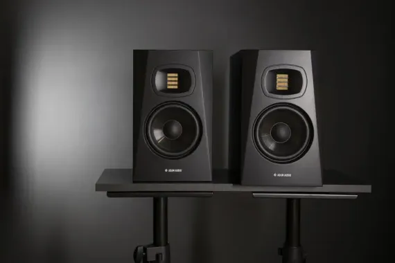 ADAM AUDIO T5V