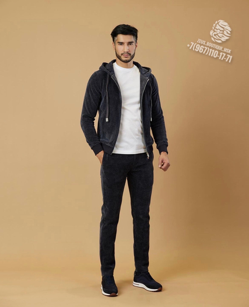 Велюровый спортивный костюм