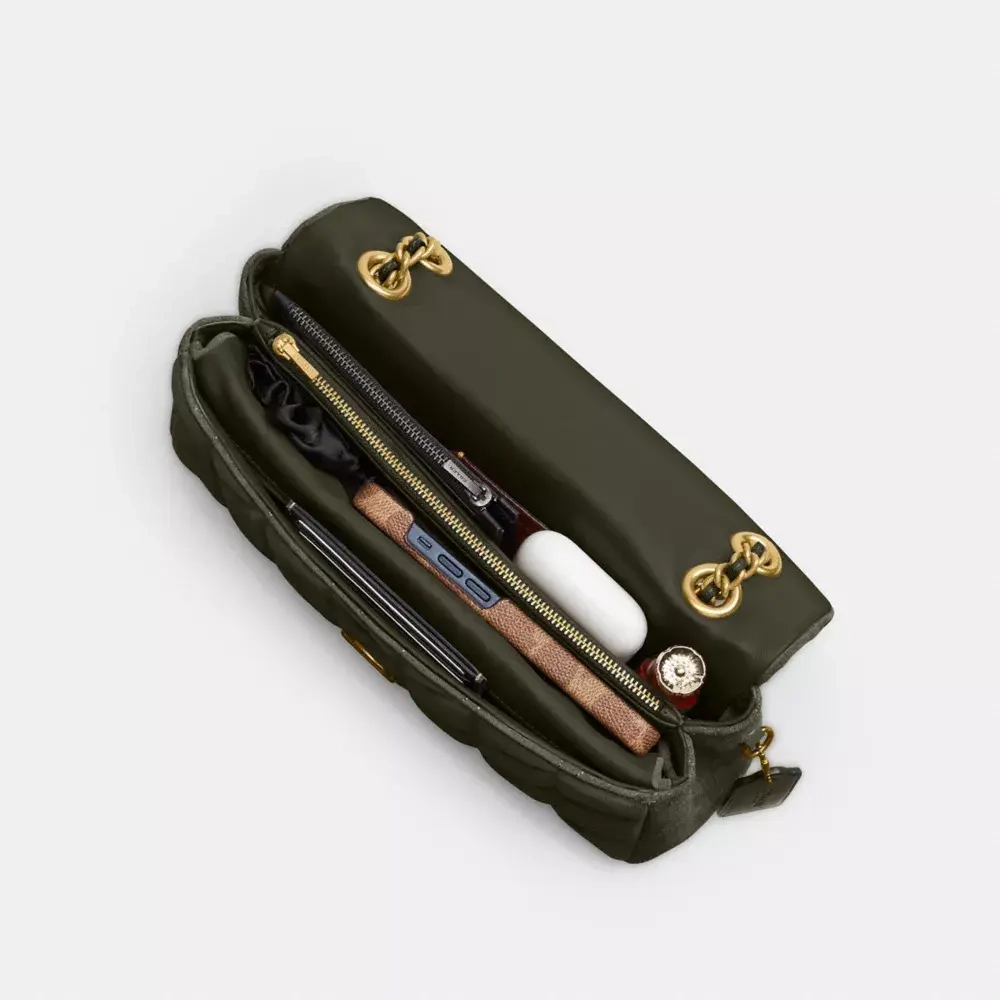 COACH СУМКА ЧЕРЕЗ ПЛЕЧО TABBY 26 С МЯГКОЙ ПОДКЛАДКОЙ, ОЛИВКОВЫЙ