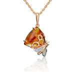 Подвеска «Пчела на сотах» из красного золота с янтарём и натуральными топазами white