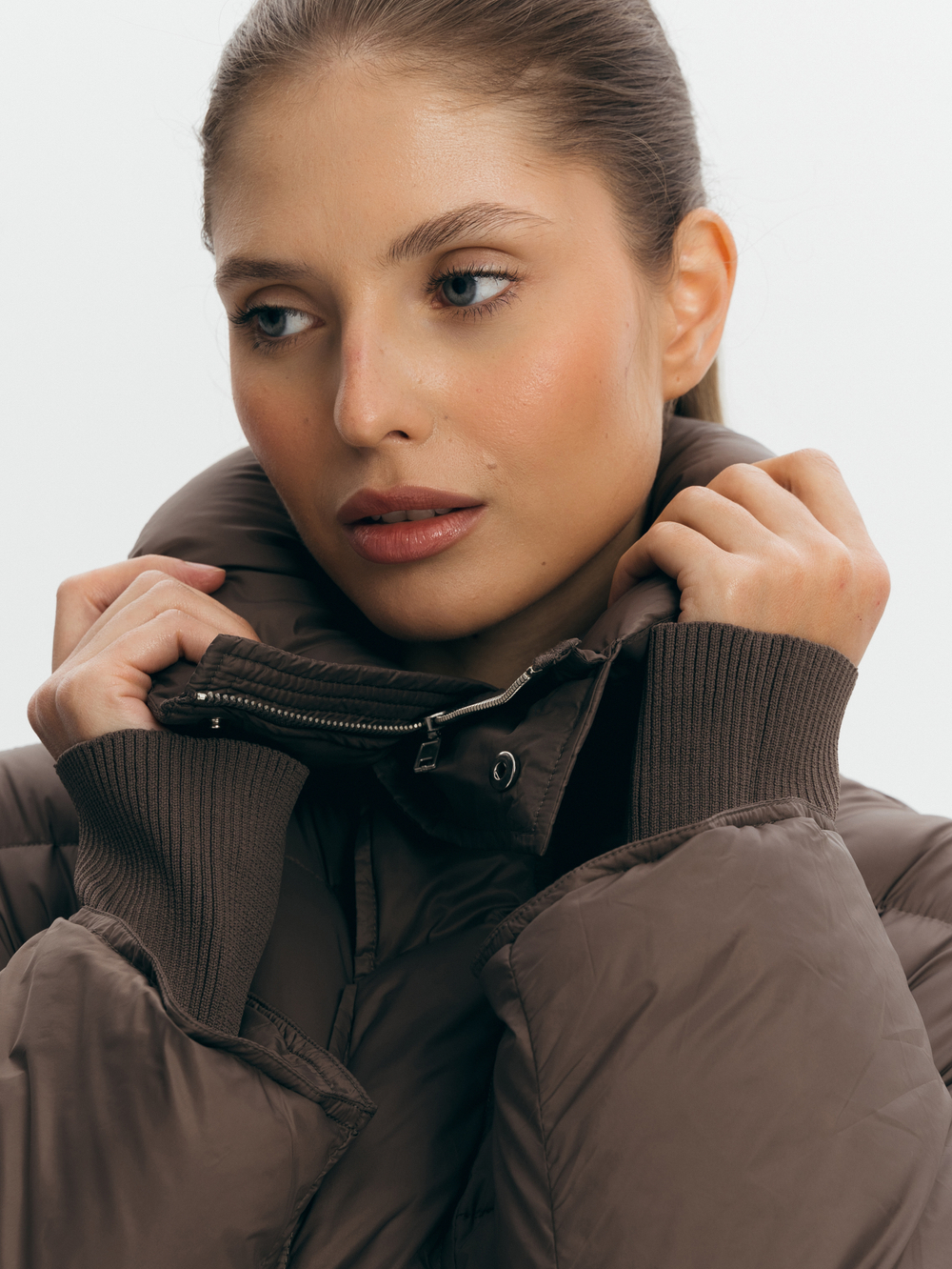 Пуховик с манжетами