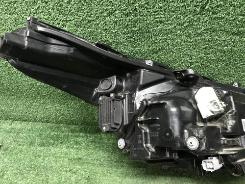 Битая Фара левая Toyota Highlander 4 U70 19-нв LED