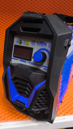 Сварочный аппарат ивекторный Lion L25-300