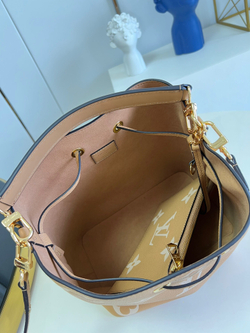 Louis Vuitton NeoNoe MM