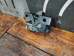 Замок капота Volkswagen Jetta 6 10-18 Б/У Оригинал 5C7823509A