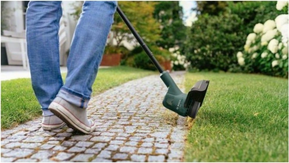 Триммер аккумуляторный BOSCH EasyGrassCut 18-260 06008C1D02