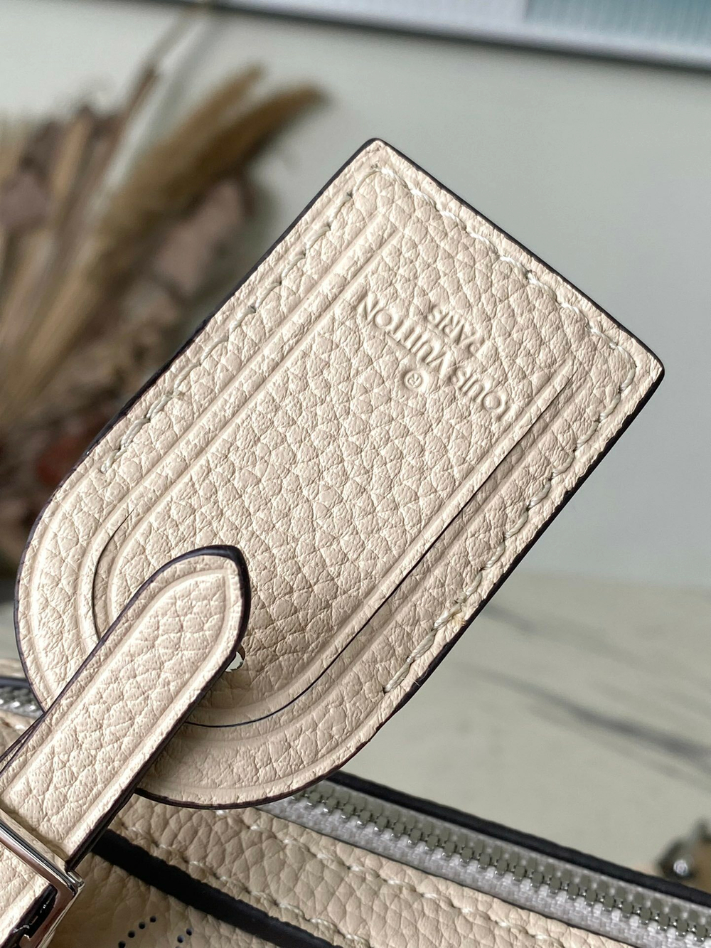Louis Vuitton Hand It All PM