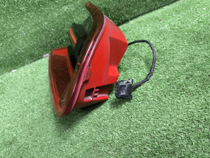 Фонарь левый внутренний Porsche Macan 95b (14-18)