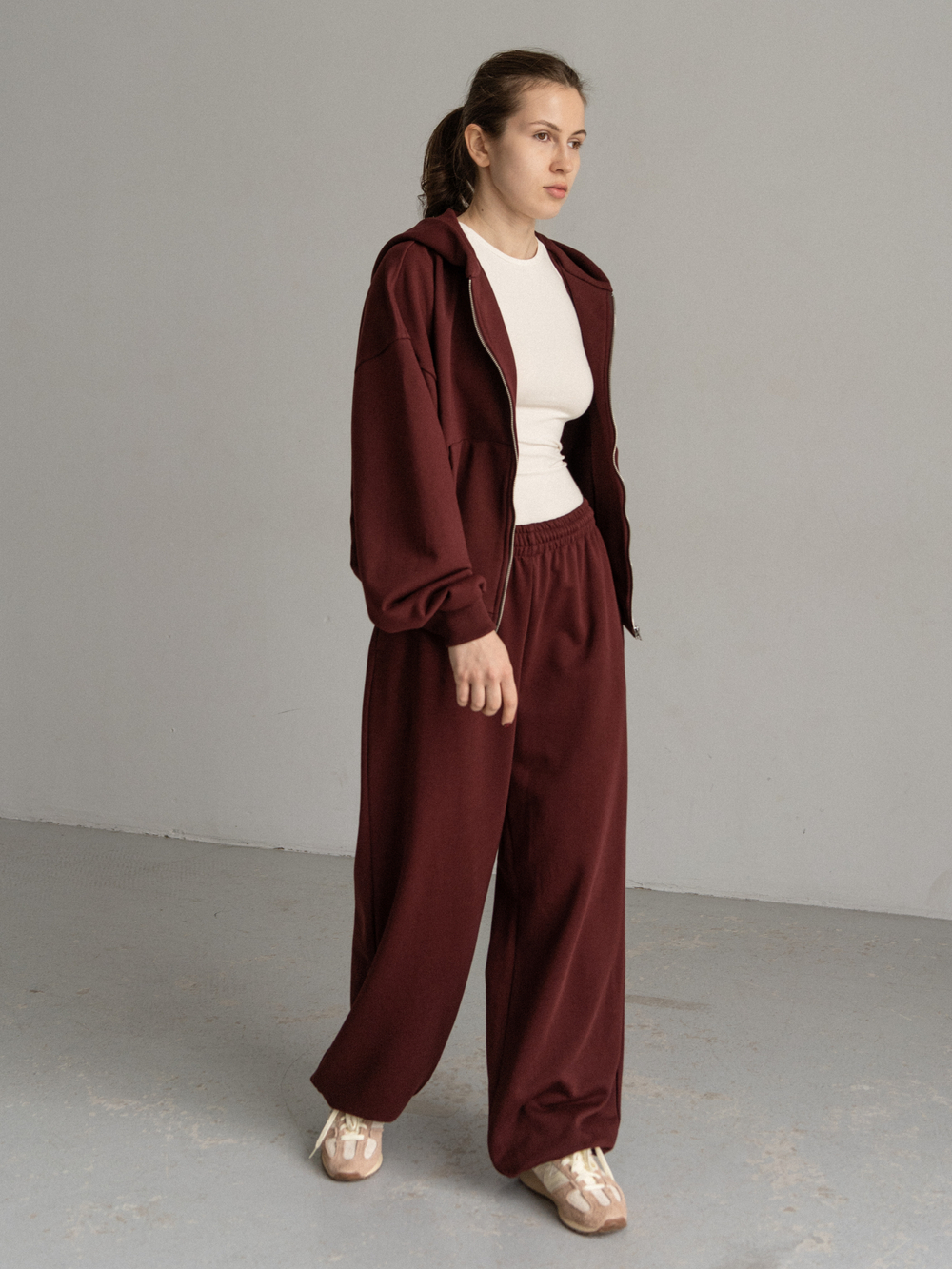 Костюм худи + брюки бордовый