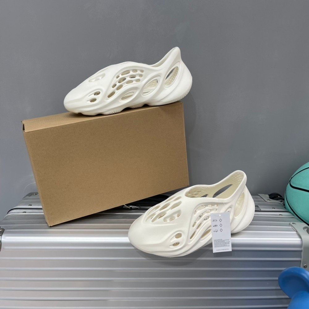 Adidas Yeezy Foam Runner