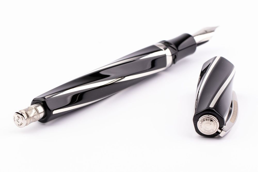 Перьевая ручка Visconti Divina Elegance Black (KP18-05-FPB) 2