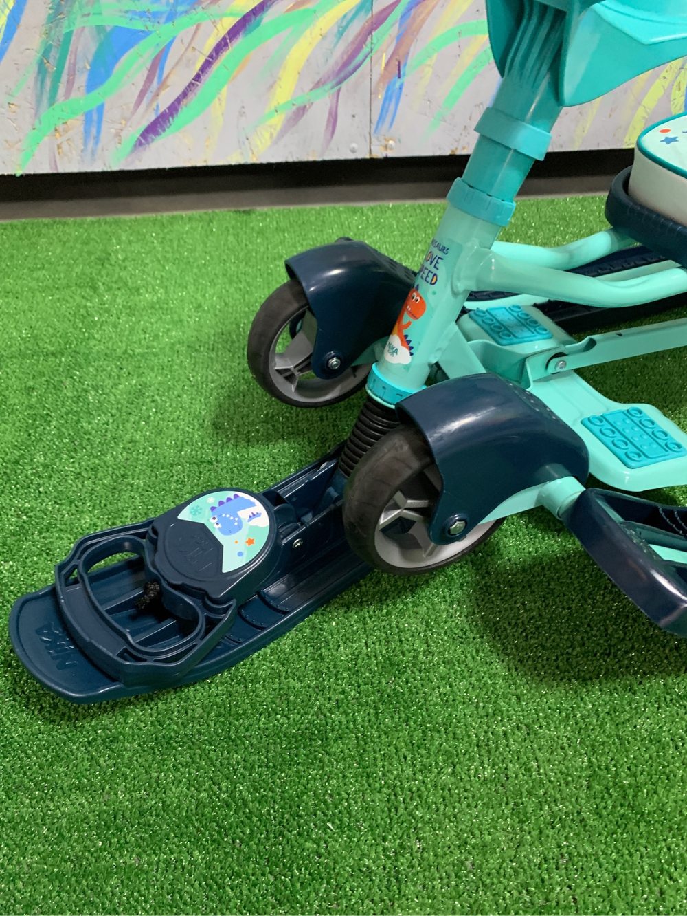 Снегокат «Тимка спорт 6» с динозавриком (арт. ТС6/Д)