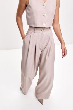 Свободные брюки с защипами серо-бежевого цвета