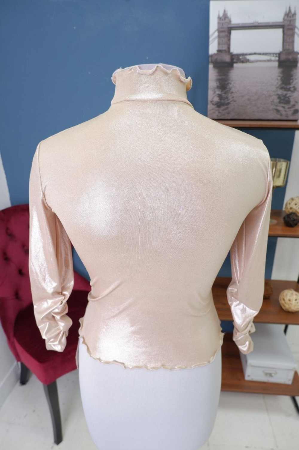 Блузка красивая на 10-11 лет, новая