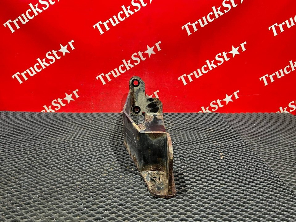 Кронштейн подножки правый