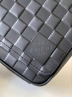 Сумка-мессенджер Louis Vuitton