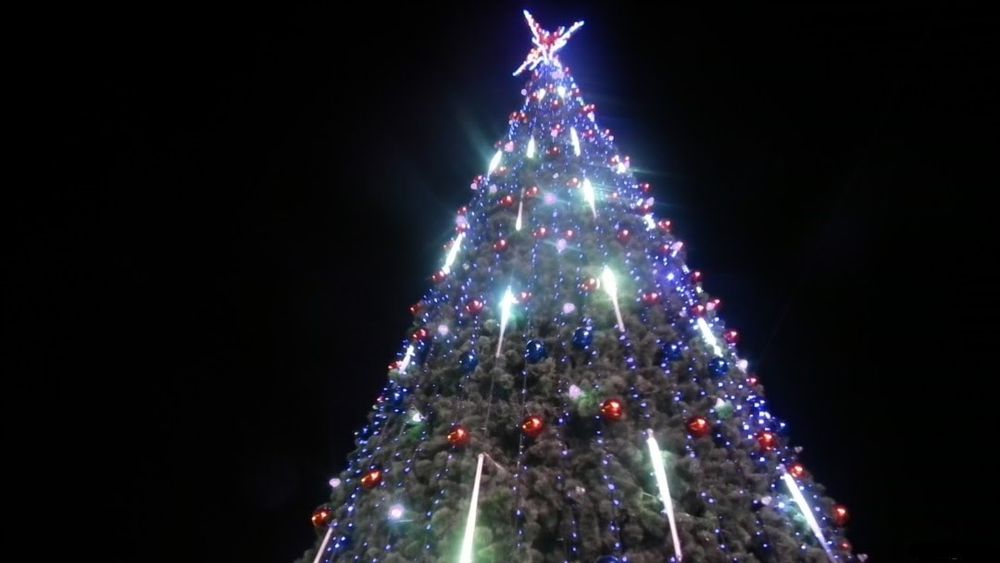 Уличная Гирлянда: холодный белый "Тающие сосульки" для елок от 3 до 19 м