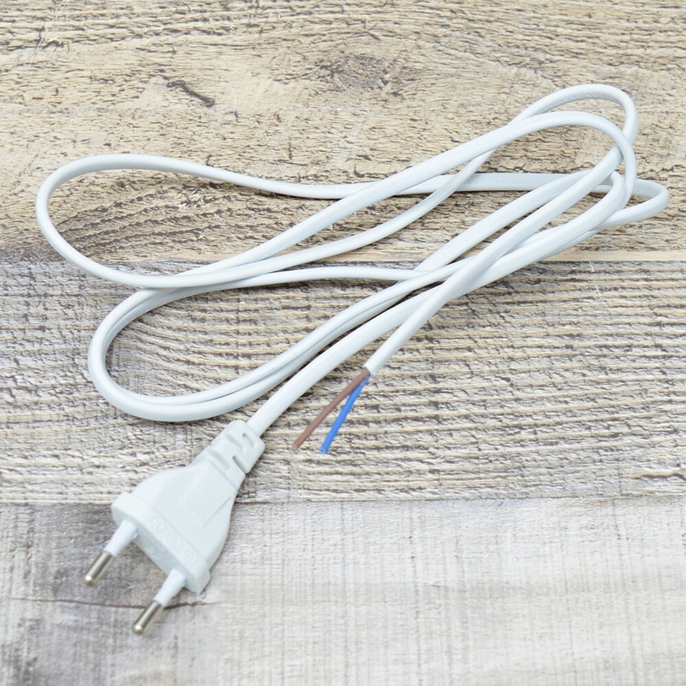 Шнур армированный литой с вилкой 1,5м