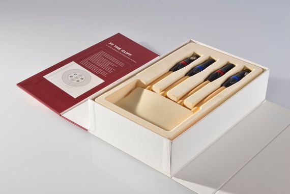 Кабель межблочный аналоговый XLR Van den Hul 3T The Cliff Hybrid. Длина 1,5 метра