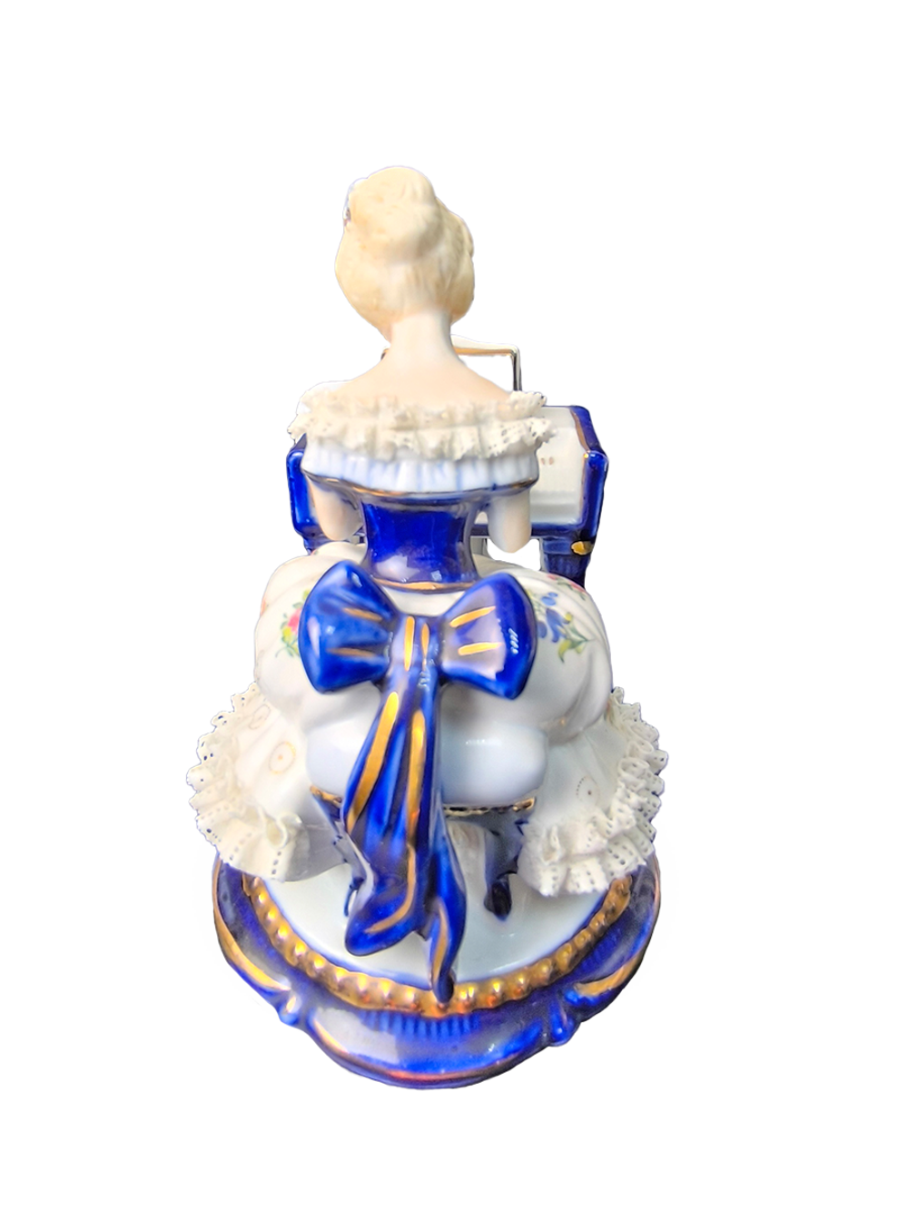 Фарфоровая статуэтка "Дама за клавесином" Thun
