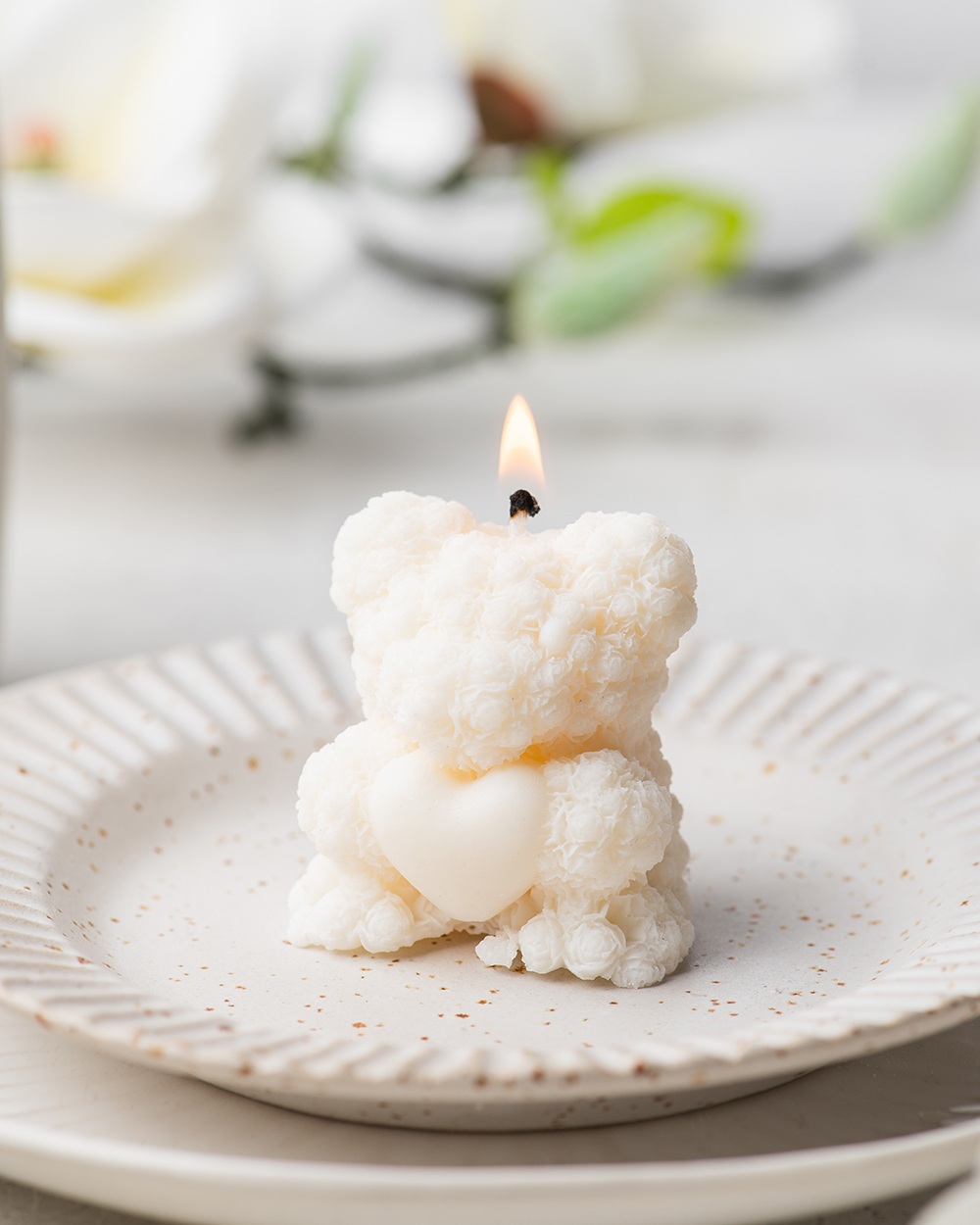 Свеча-бонбоньерка в подарок гостям в коробочке