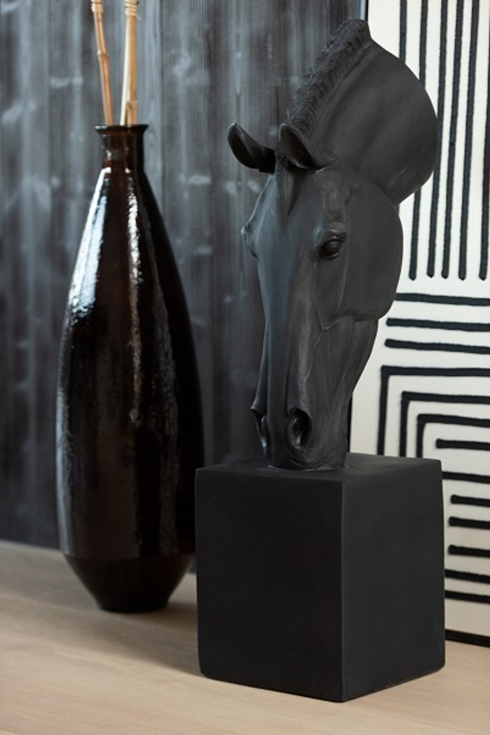 Декор "Бюст лошади" черный 18,5x14x44см