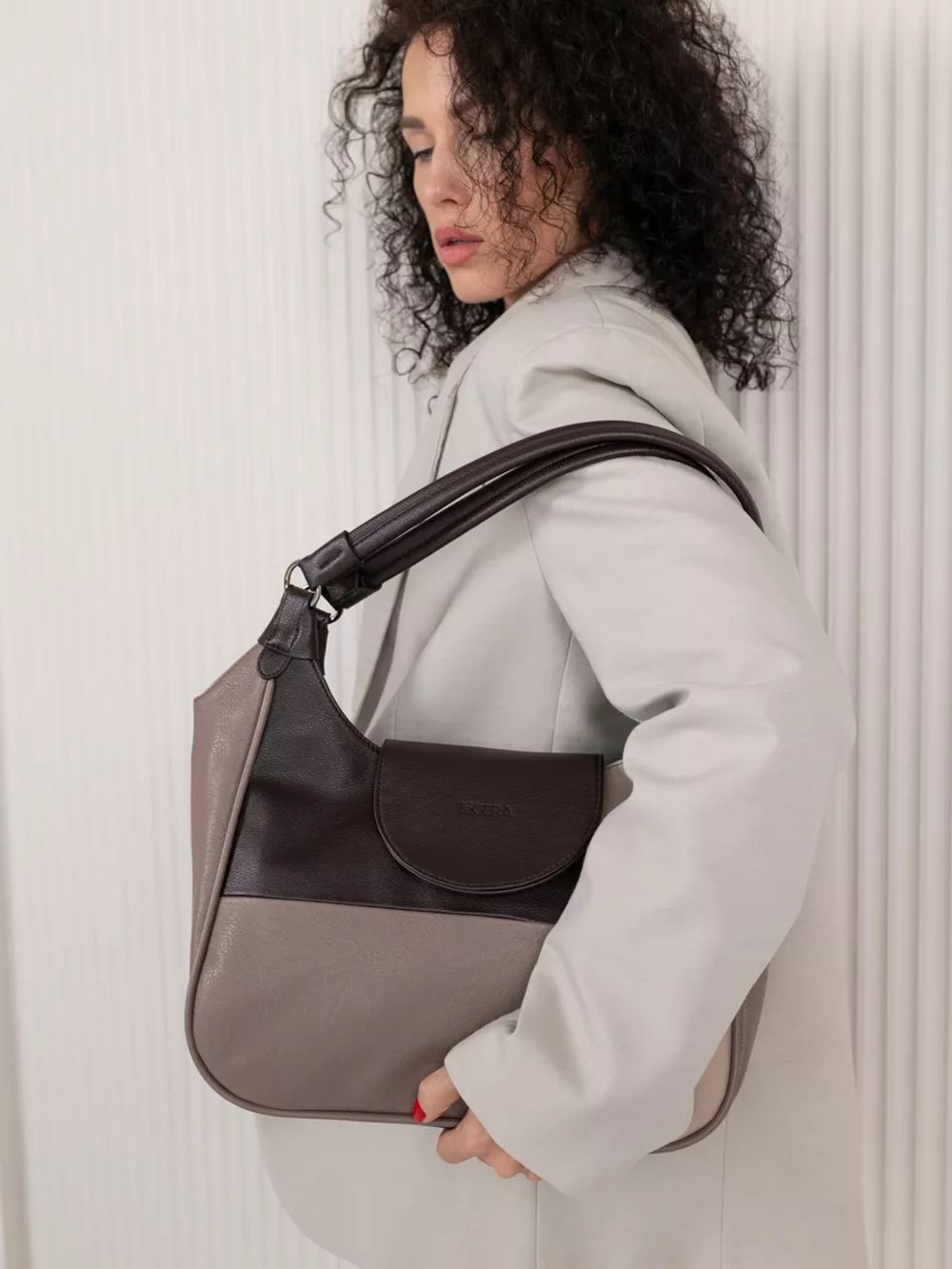 сумка через плечо средняя классическая