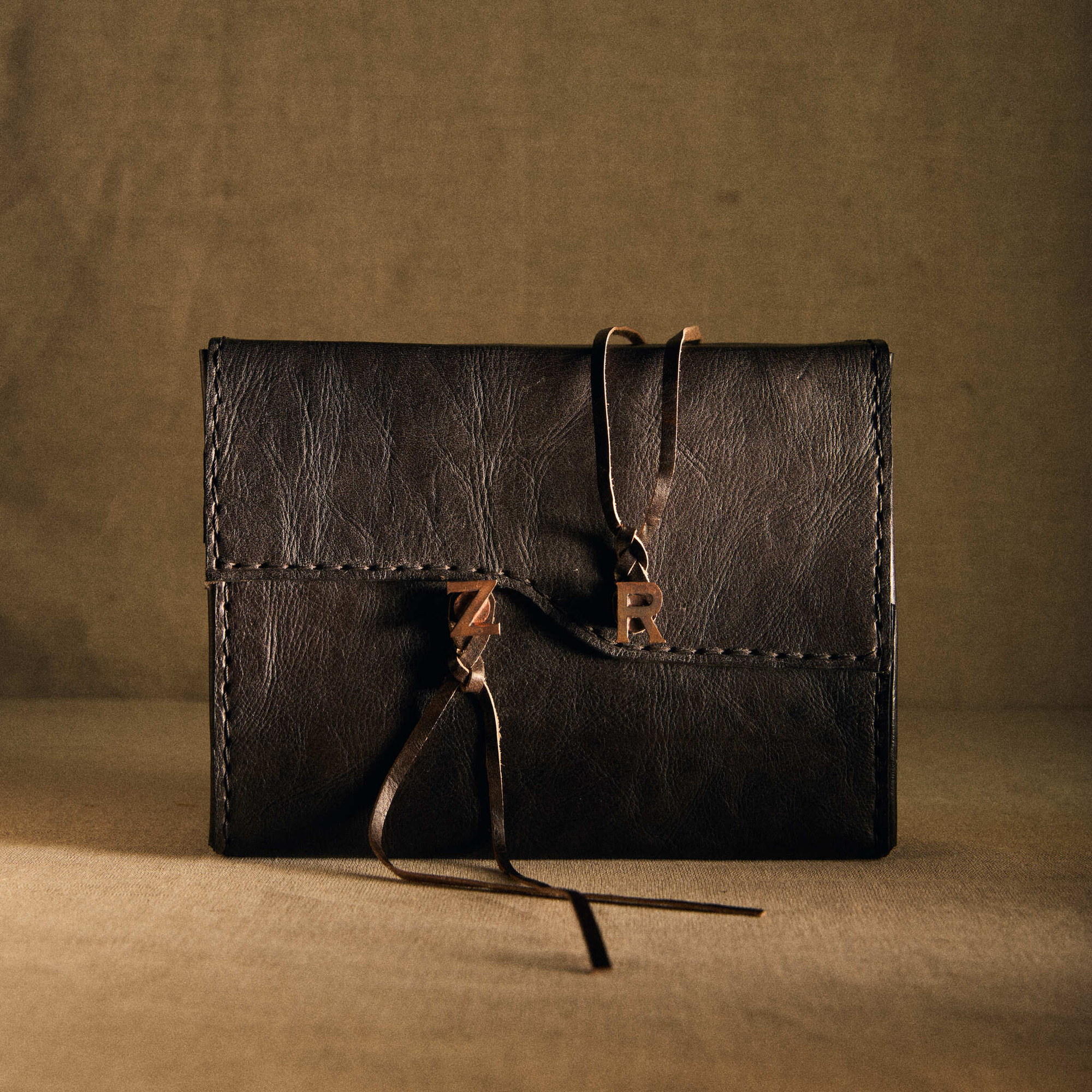 Подарочная коробка из натуральной кожи