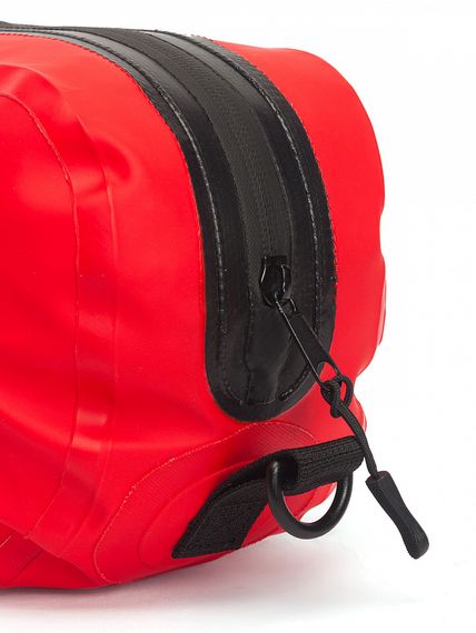 Аптечка влагозащищенная Sargan Санитарка большое окно с D-кольцом 2 литра