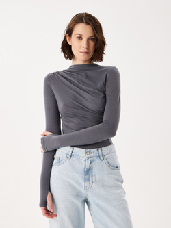 Лонгслив из вискозы со складками