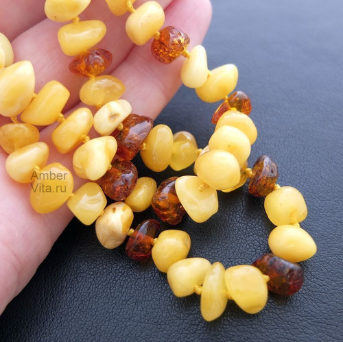 <усы двухцветные из янтаря калининградского