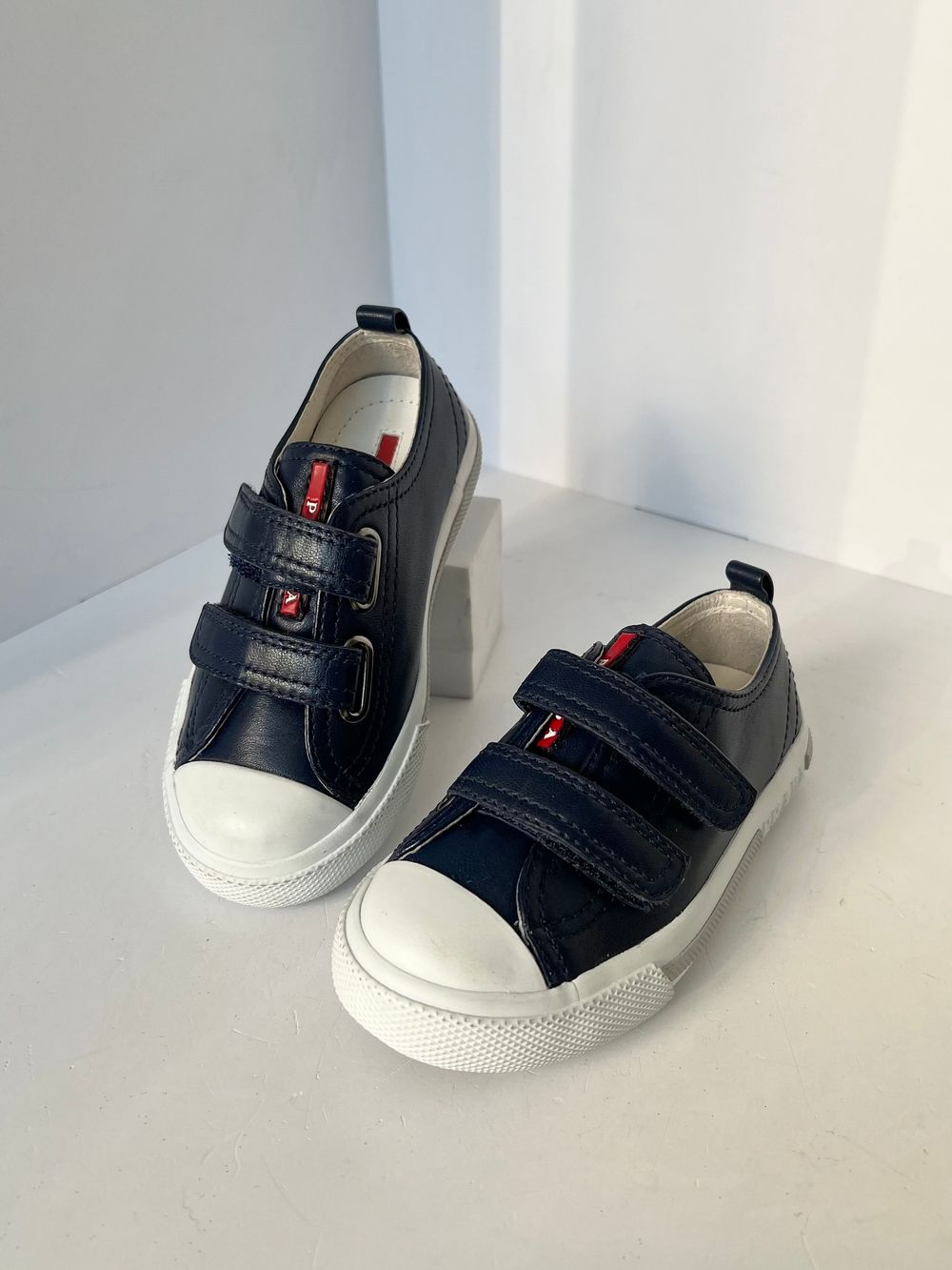 Кеды кожаные Prada новые, 24