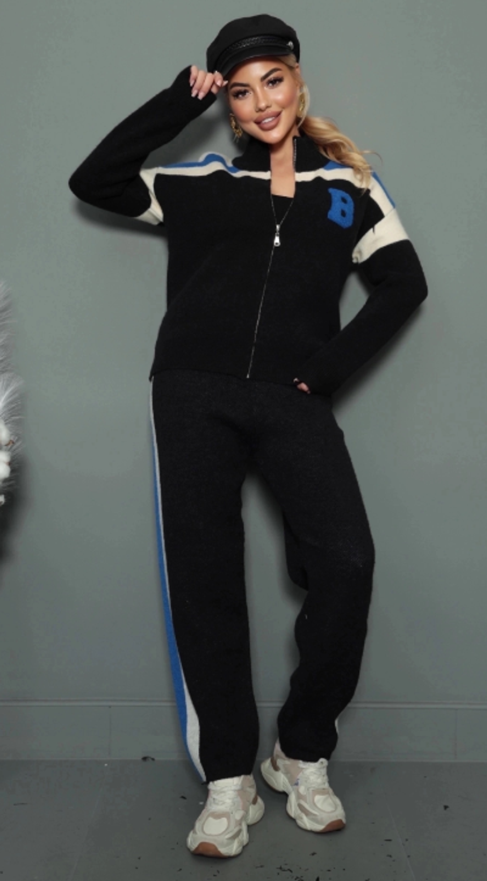 Оптом костюмы двойка тренд 42-48 микс без выбора цвета