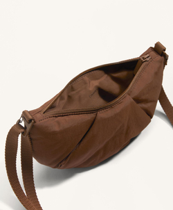 OYSHO Стеганая мини-сумка с плечевым ремнем, кофейный