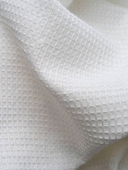 Полотно вафельное отбеленное, плотность 145 гр., в рулоне 50 м, ширина 45 см, 100% ХБ