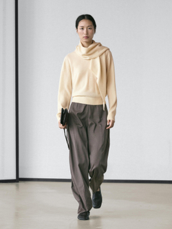 Massimo Dutti Трикотажный свитер с шарфом, натуральный/кремовый