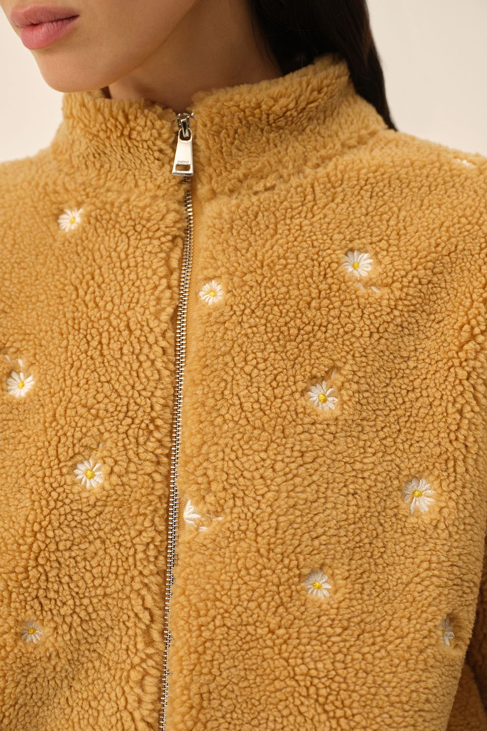 Куртка (((Любит - не любит))), песочная