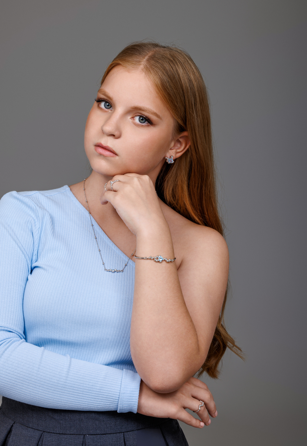 Браслет из серебра со вставкой из выращенной шпинели