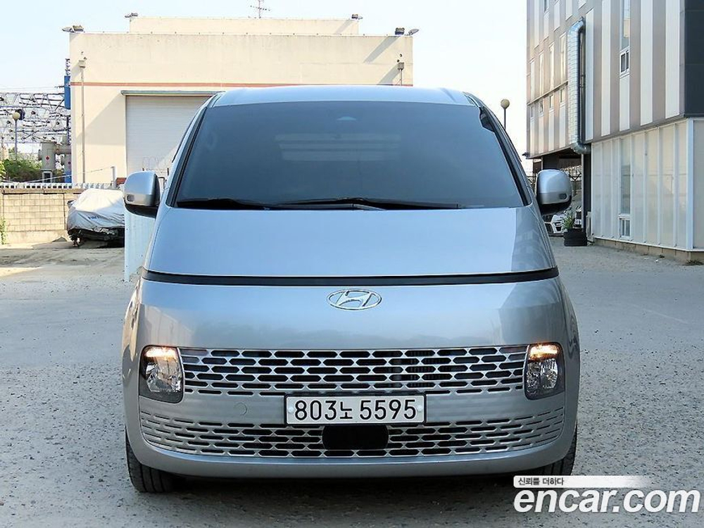 Hyundai Staria Cargo 3-х местный (10.2022)