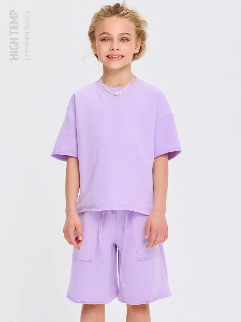 Костюм оверсайз с футболкой и шортами