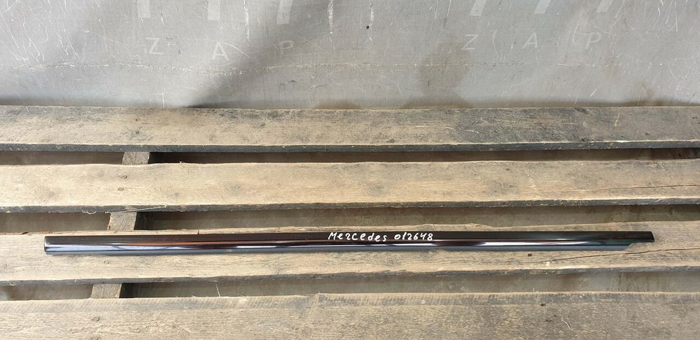 Молдинг двери задней правой Mercedes E (W213) 16-нв Б/У Оригинал A2137302405