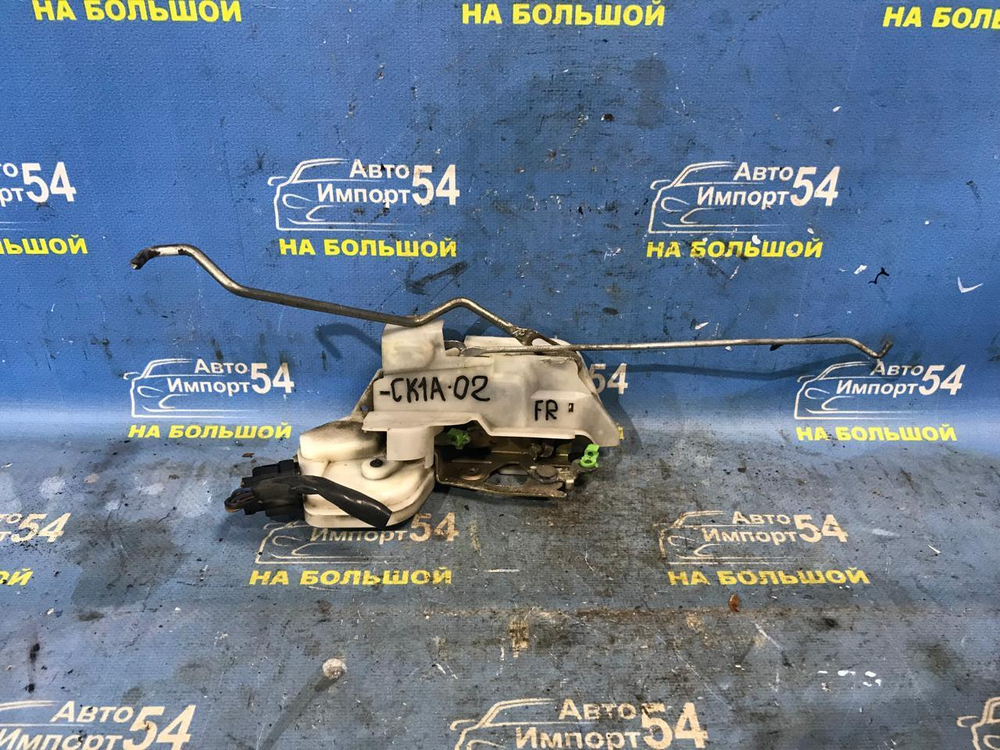 Замок двери передней правой MITSUBISHI LANCER 2000