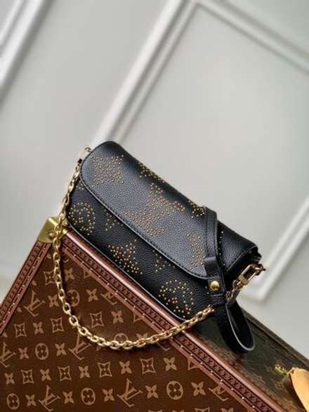 Louis Vuitton Ivy Wallet On Chain Bag