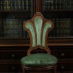 Антикварный стул